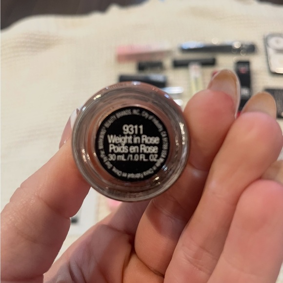 Makeup Bundle - Picture 13 of 16